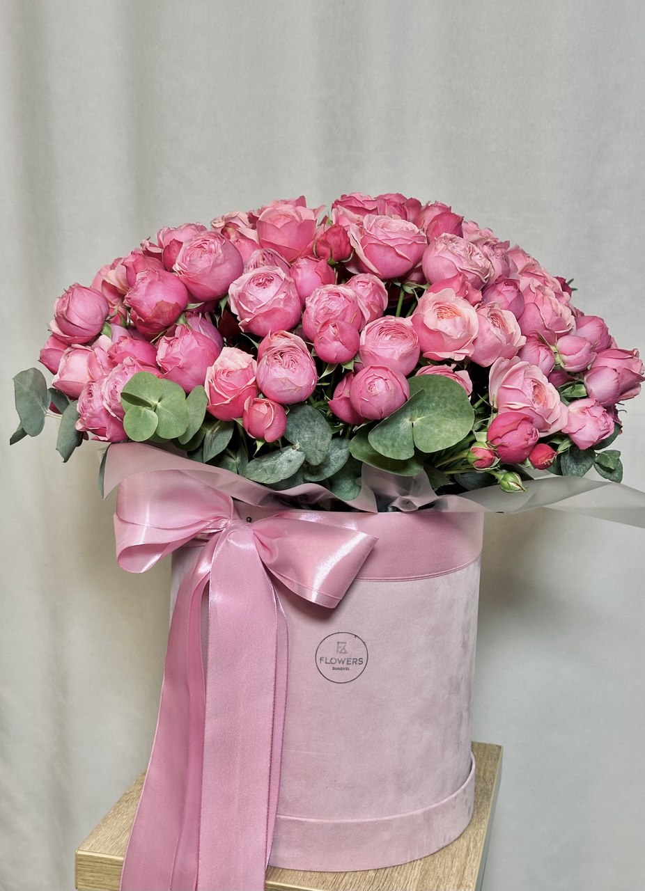 Коробка троянд кущових