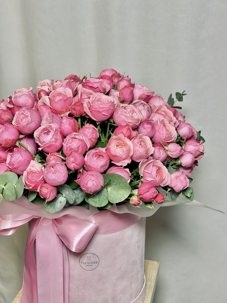 Коробка троянд кущових